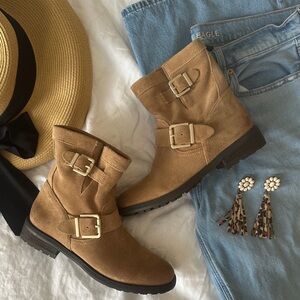 Vince Camuto Rubina Tan Suede Moto Boots Buckle Ankle Booties EUC